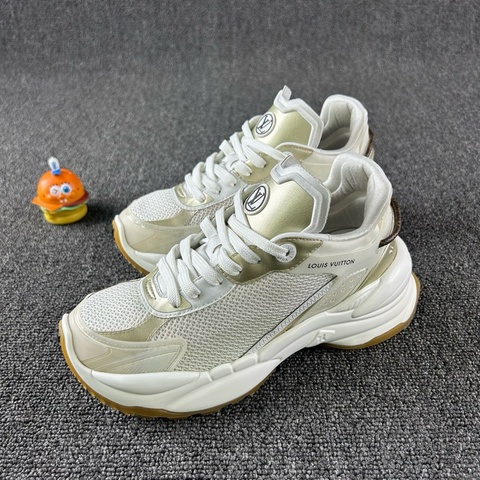 Louis Vuitton路易威登銀色運動鞋 尺碼36.5