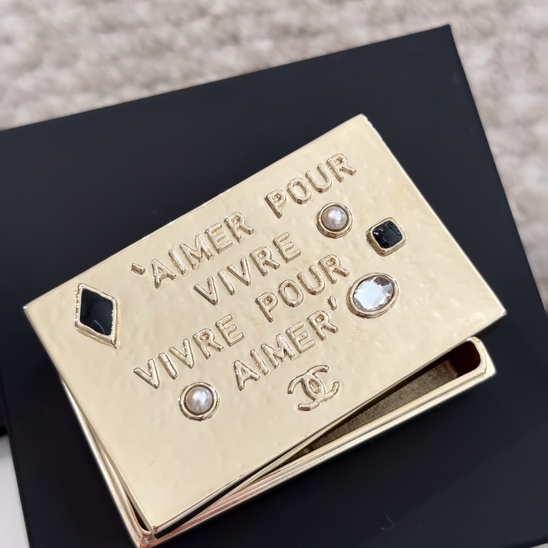 Chanel香奈兒VIC 25聖誕限定禮物珠寶盒-3