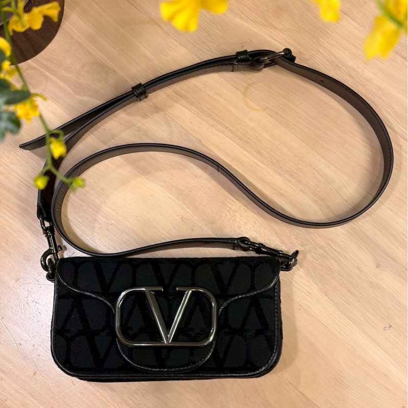 Valentino Garavani VLogo 經典 logo 肩背包99新-0