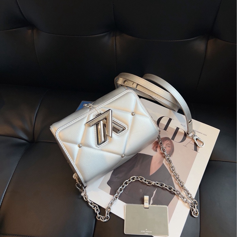 Lv twist small-4