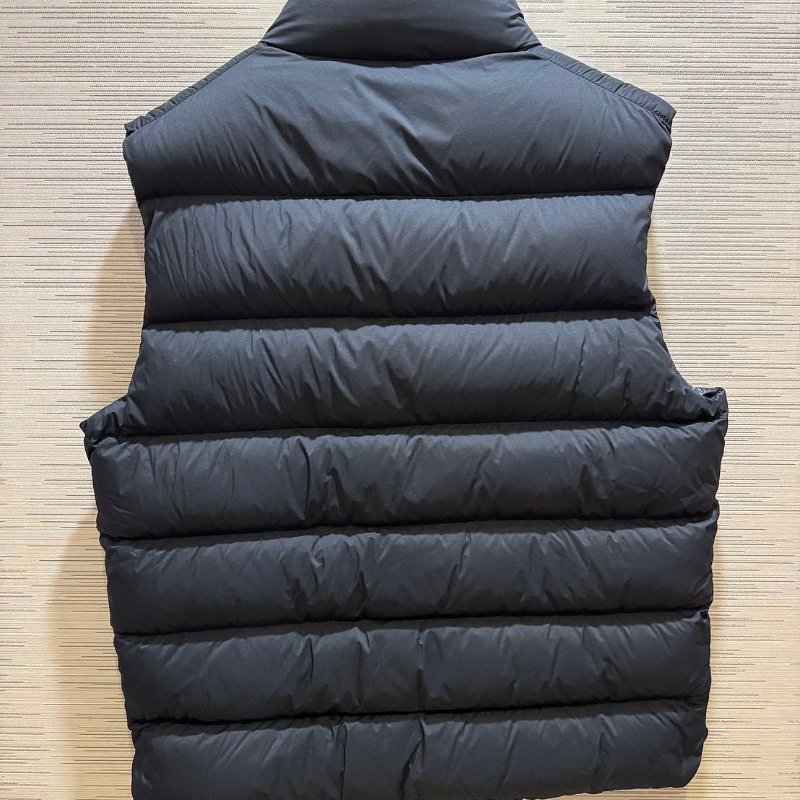 💎Han's house精品服飾💎 MONCLER Tibb 羽絨 背心 外套 消光-3