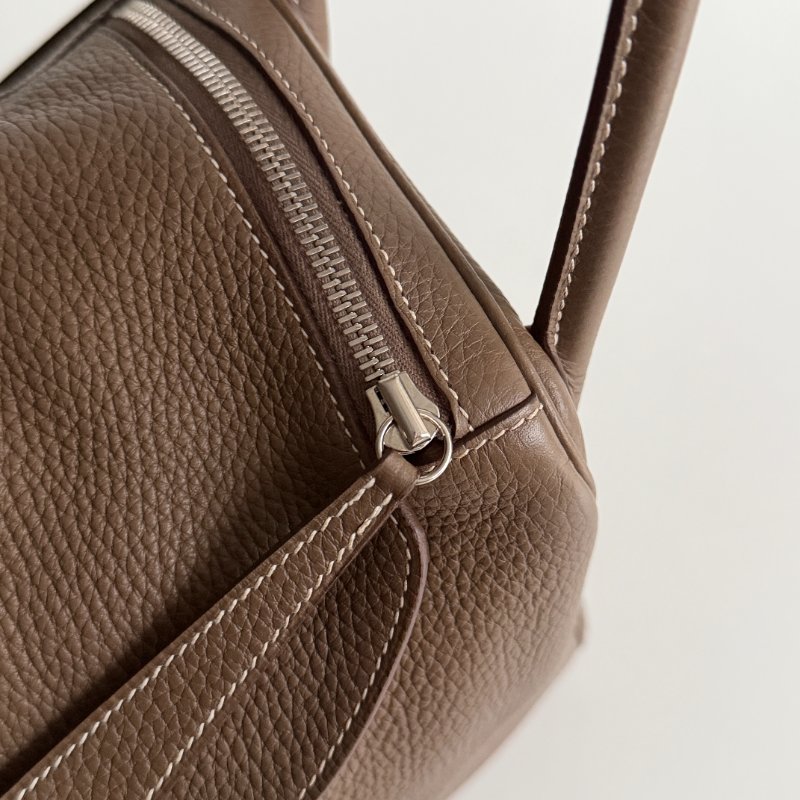 98新🫰🏻Hermès 愛馬仕 Lindy 30 大象灰銀釦-11