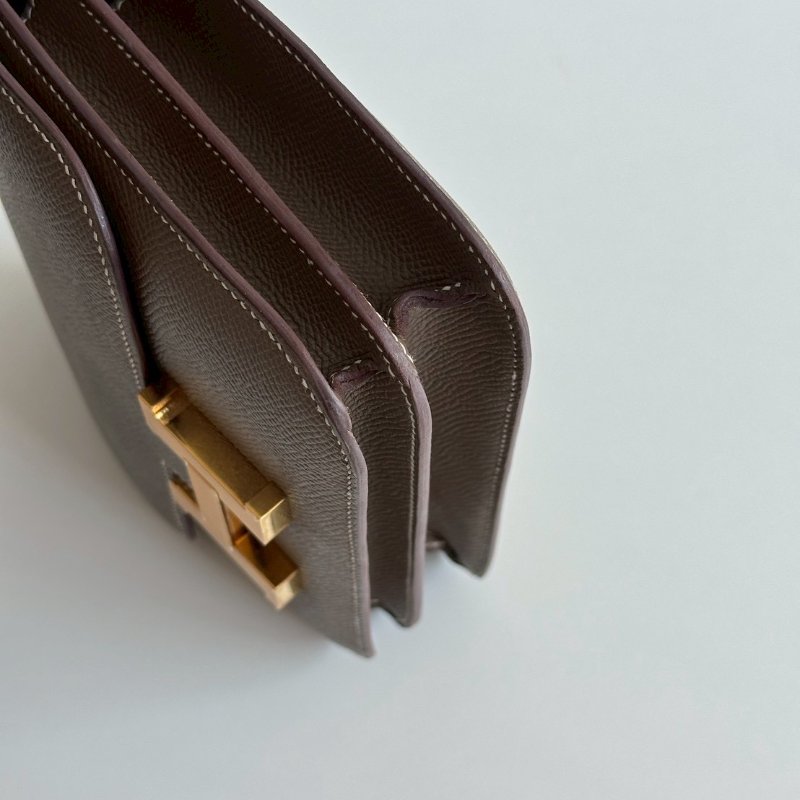 98新🫰🏻 全配有購證🙌🏻 Hermès 愛馬仕 Constance mini 大象灰金釦-8