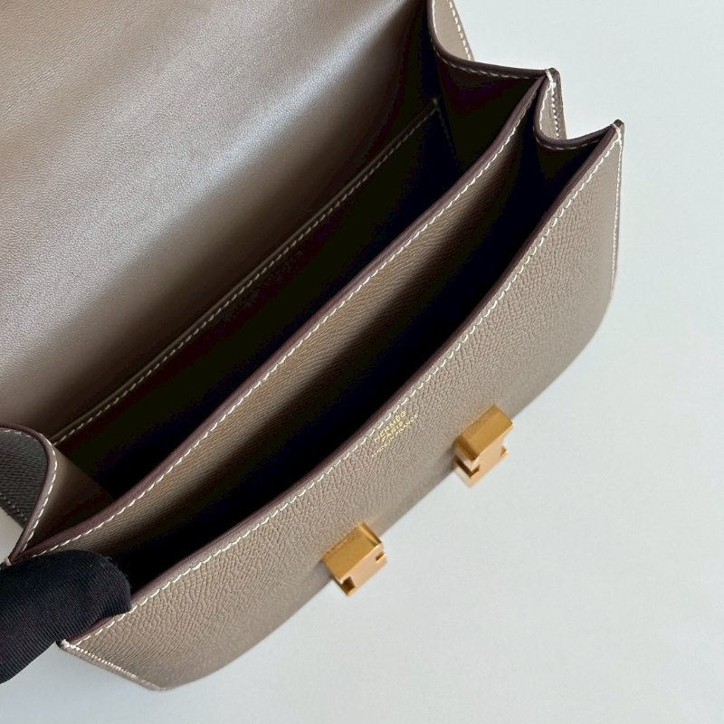 98新🫰🏻 全配有購證🙌🏻 Hermès 愛馬仕 Constance mini 大象灰金釦-15