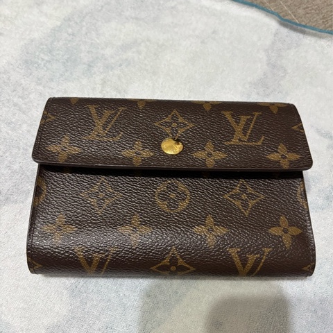 Louis Vuitton 老花兩折半中夾