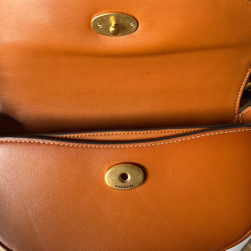 Coach HARLEY 23 單肩手袋 專櫃款馬鞍包 焦糖色馬鞍包 全新-15