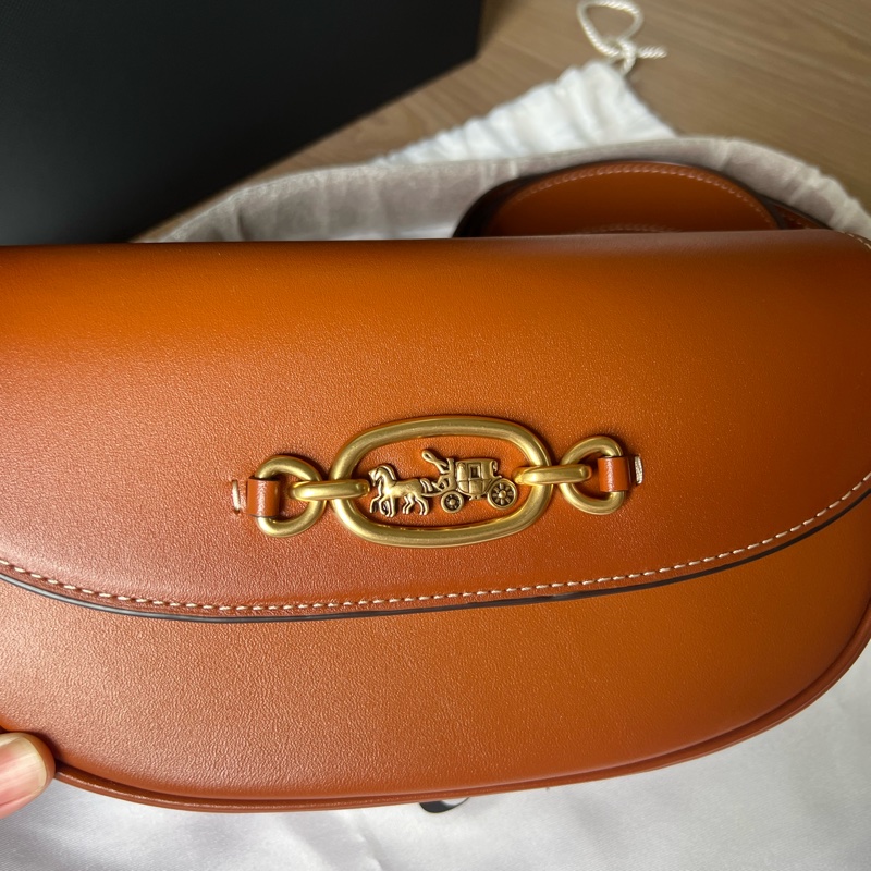 Coach HARLEY 23 單肩手袋 專櫃款馬鞍包 焦糖色馬鞍包 全新-16
