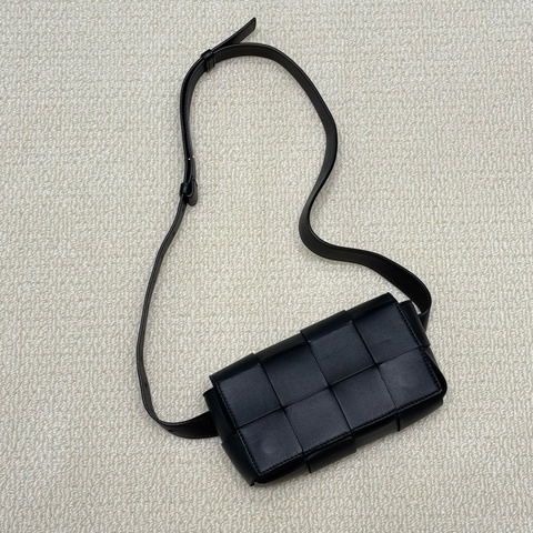 黑色羊皮胸包 | 腰包 | 肩背包