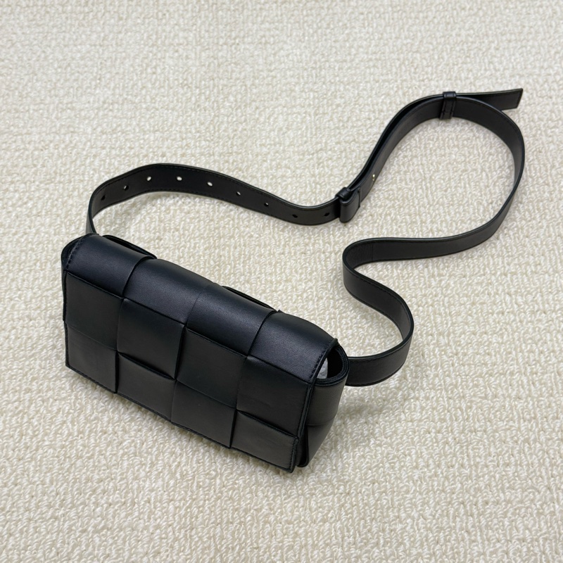 Bottega Veneta-黑色羊皮腰包/胸口包-2