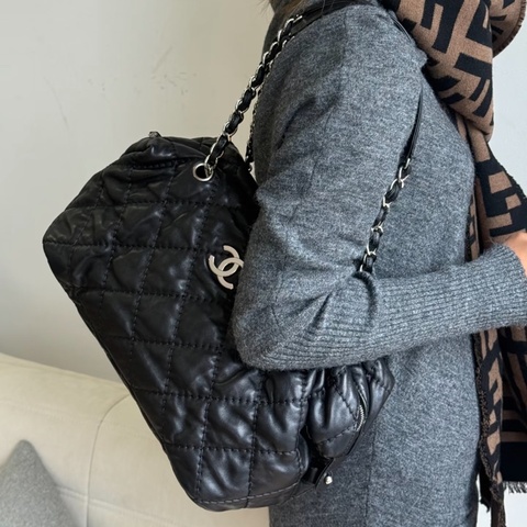 ✨Chanel 黑銀牛皮 泡芙托特包🖤