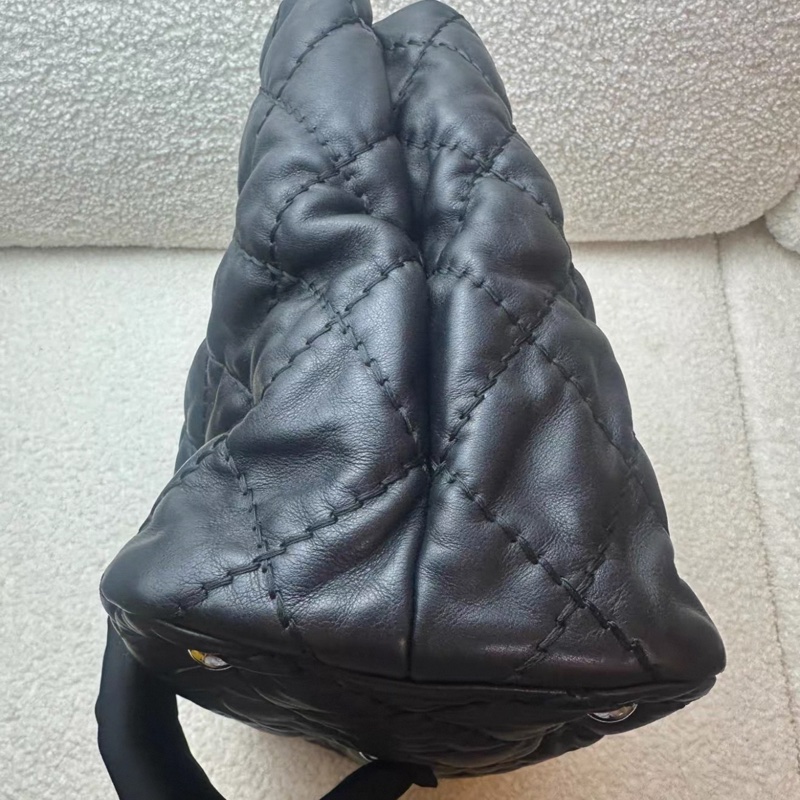 ✨Chanel 黑銀牛皮 泡芙托特包🖤-6