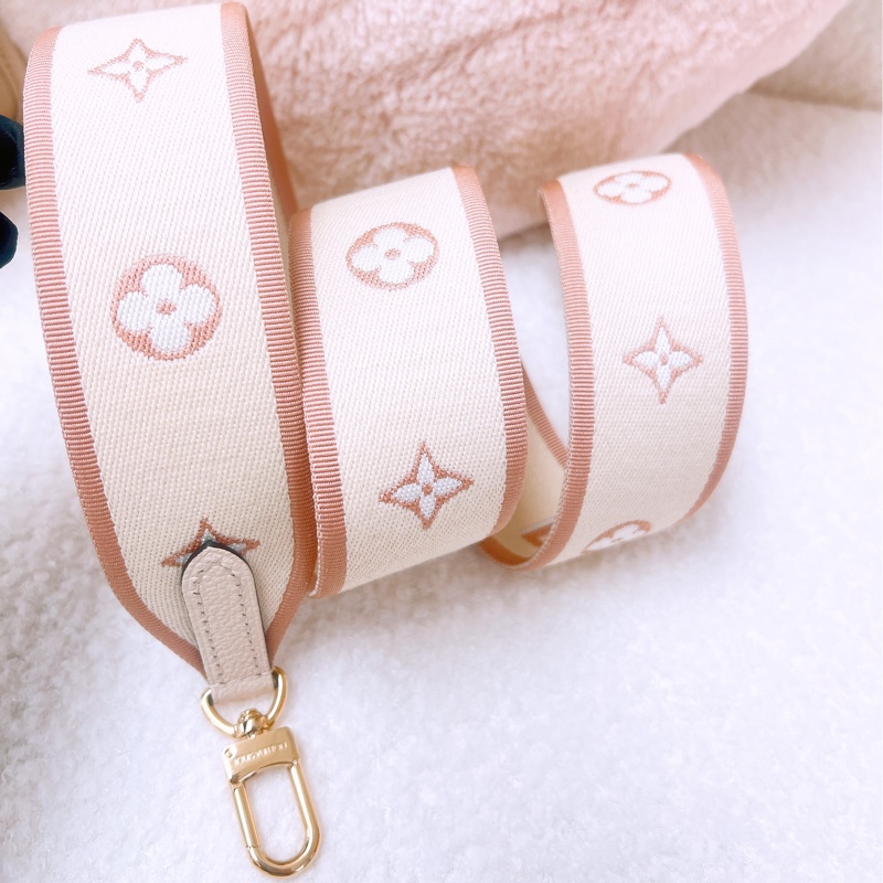 Lv diane 白色老花 法棍包-13