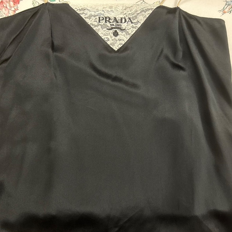 PRADA 蕾絲拼接真絲背心｜黑色｜百搭短版吊帶款-2