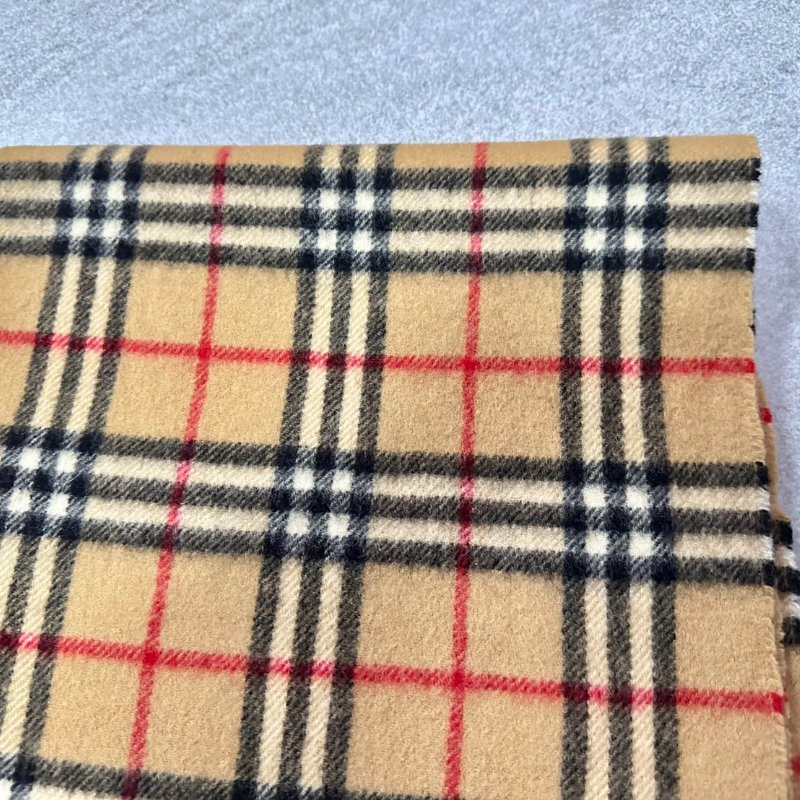 BURBERRY經典格紋羔羊毛圍巾 極美✨-5