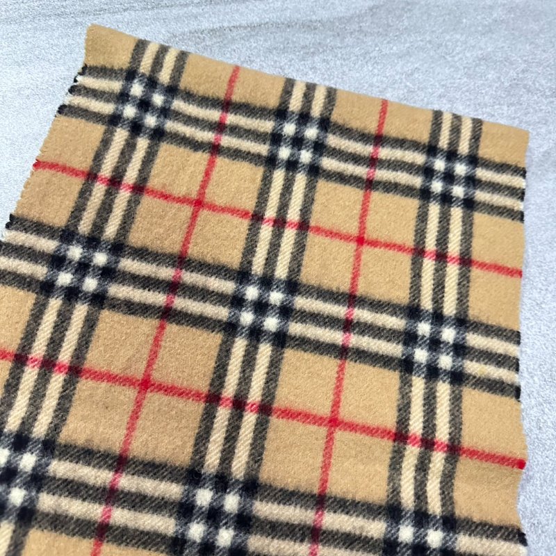 BURBERRY經典格紋羔羊毛圍巾 極美✨-7