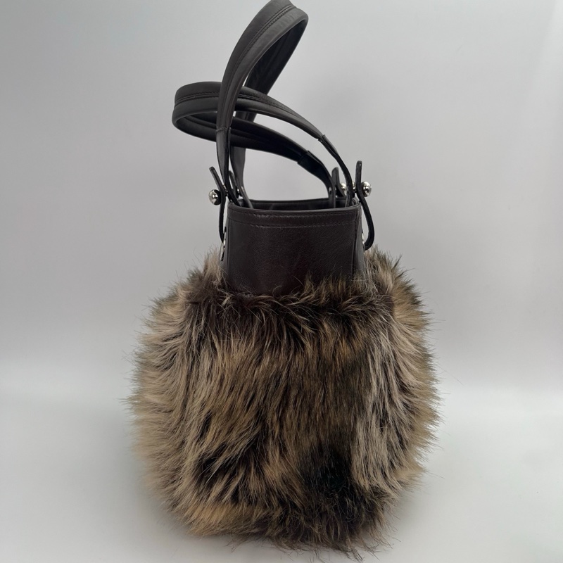 「JL精品代購」香奈兒秋冬毛毛巧克力色皮草拼皮手提單肩托特包-5