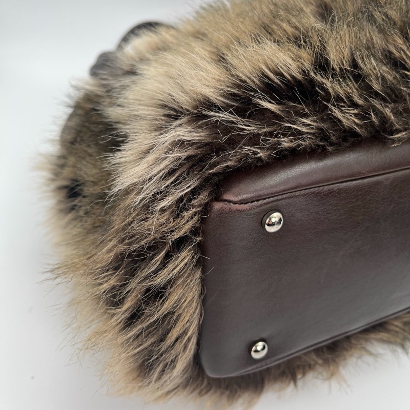 「JL精品代購」香奈兒秋冬毛毛巧克力色皮草拼皮手提單肩托特包-7