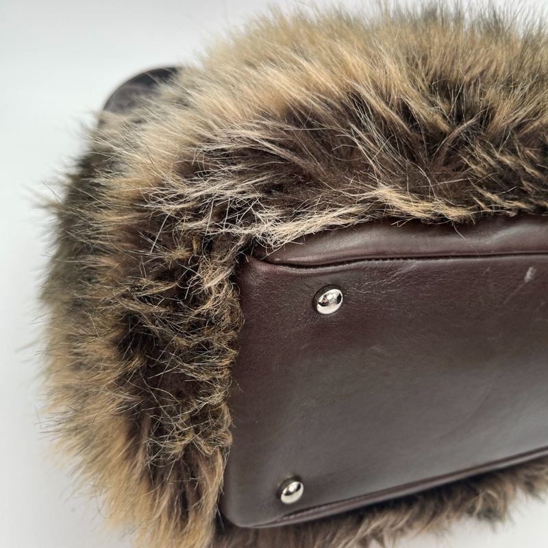 「JL精品代購」香奈兒秋冬毛毛巧克力色皮草拼皮手提單肩托特包-9
