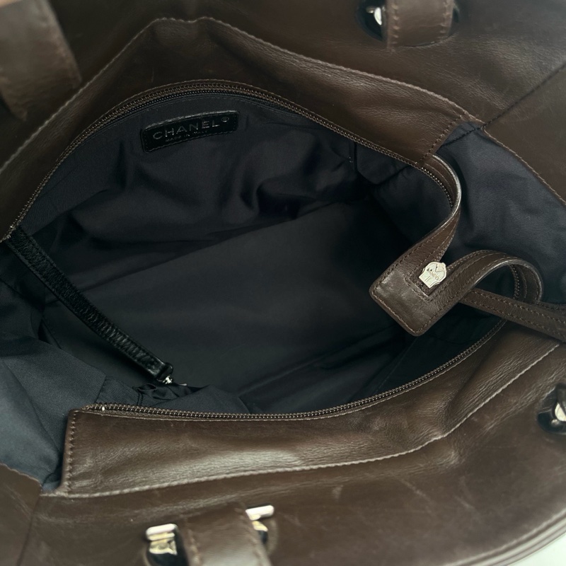 「JL精品代購」香奈兒秋冬毛毛巧克力色皮草拼皮手提單肩托特包-14