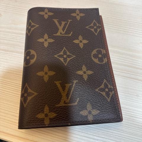 LV老花護照夾