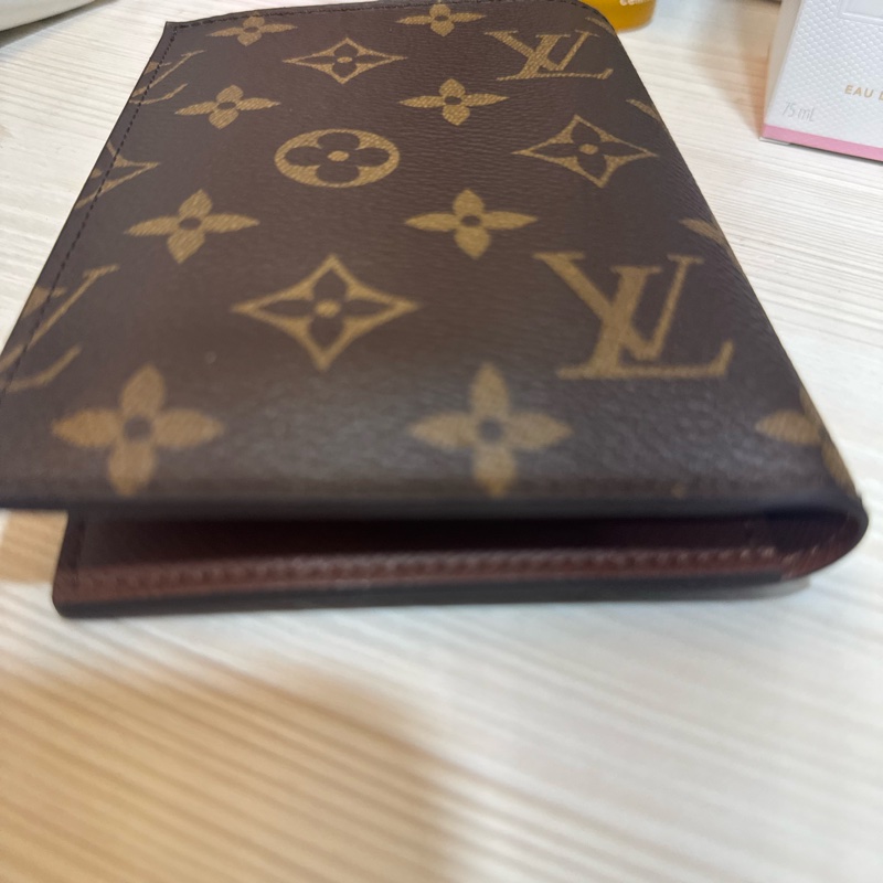 LV老花護照夾-7