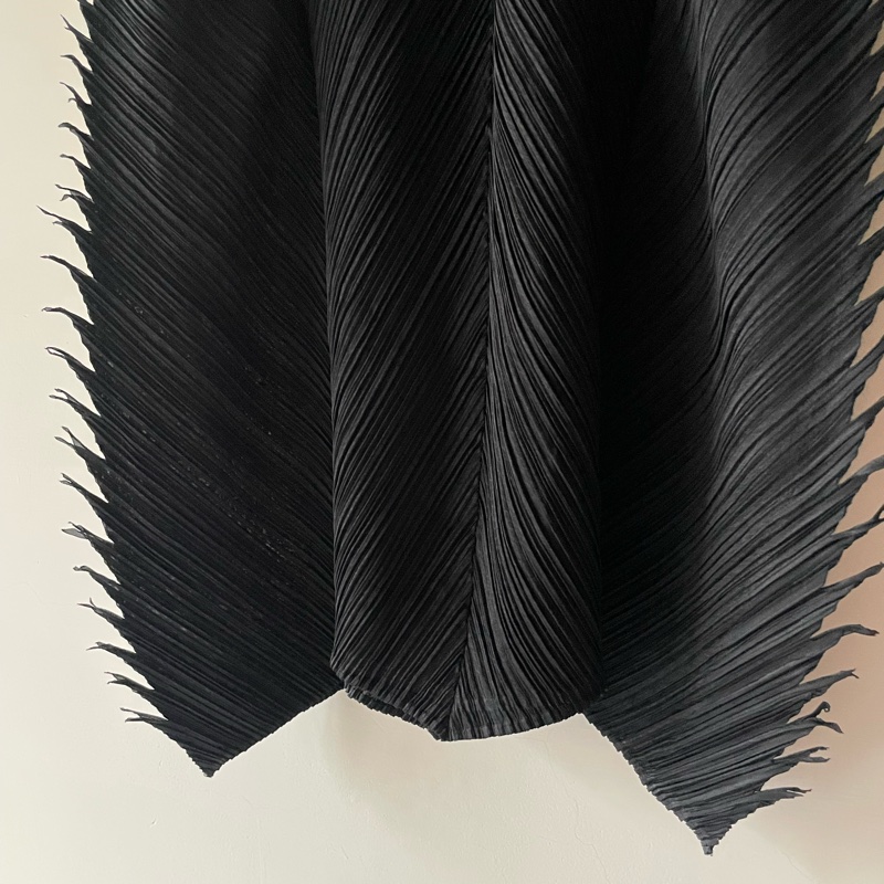 ▪️富貴選物FUGUEI▪️ 三宅一生PP 黑色刺蝟 無袖 八片造型洋裝-5