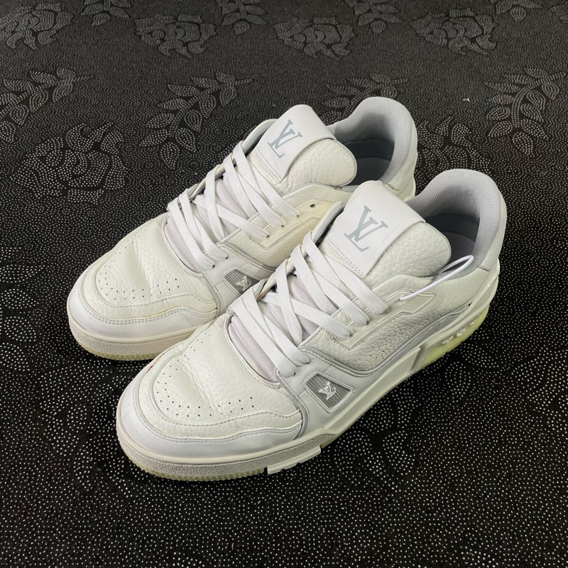 01837 lv trainer白水泥41碼 成色新磨損小。-0