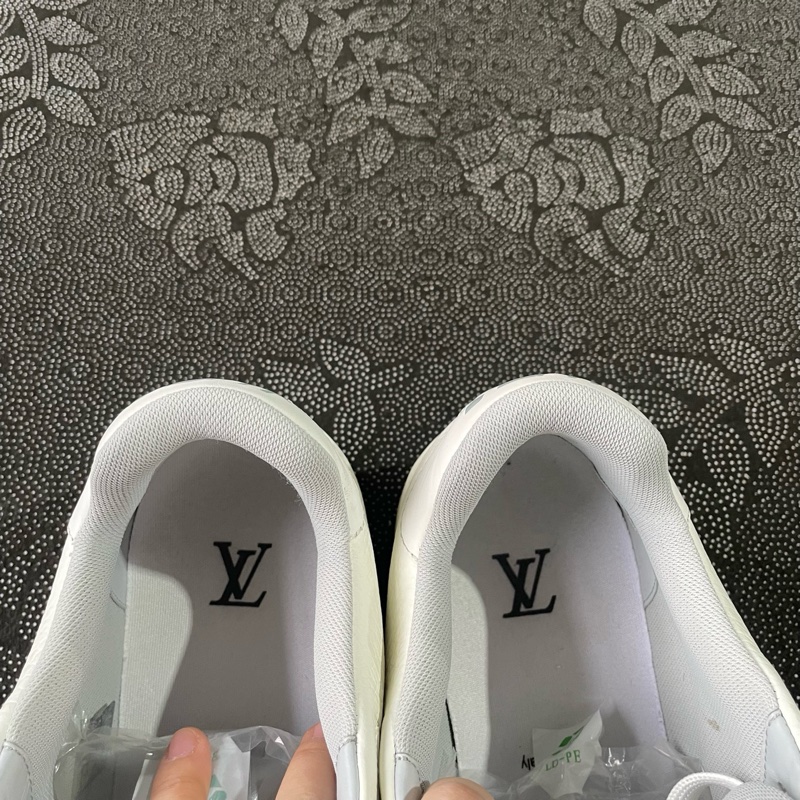 01837 lv trainer白水泥41碼 成色新磨損小。-8