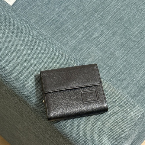 Burberry • 經典戰馬Logo黑色牛皮三折短夾