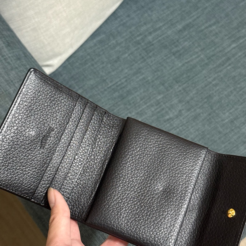 Burberry • 經典戰馬Logo黑色牛皮三折短夾-2