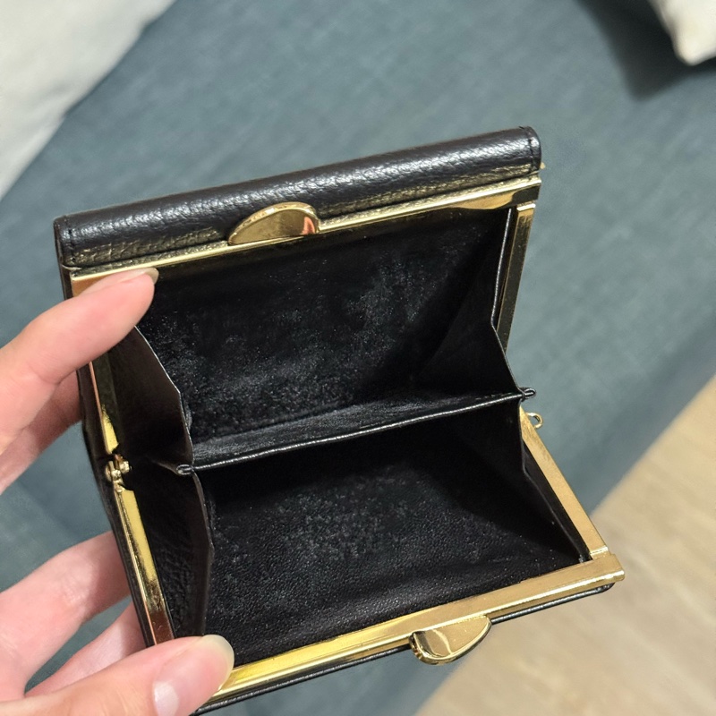 Burberry • 經典戰馬Logo黑色牛皮三折短夾-8