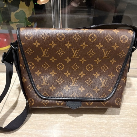Louis Vuitton LV男生郵差包