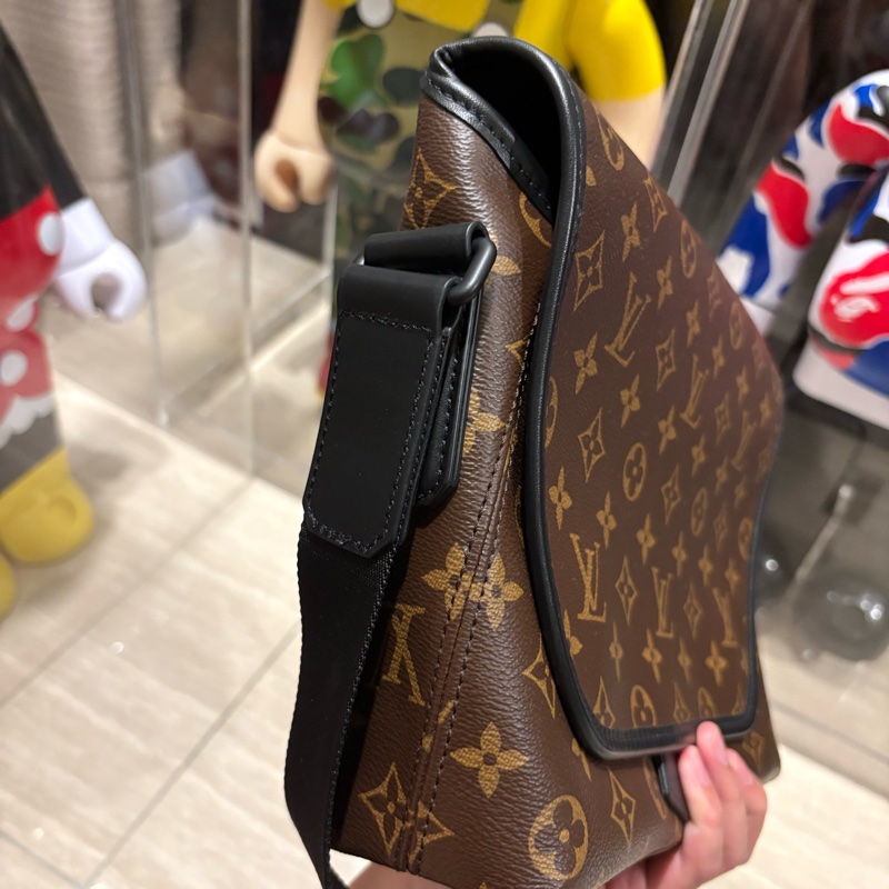 Louis Vuitton LV男生郵差包-2