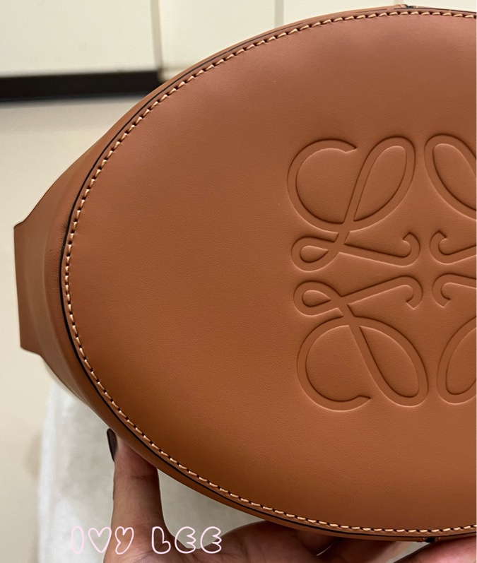 LOEWE 羅威 BALLOON 烙印LOGO帆布拼接小牛皮抽繩束口 斜背包 手提包 水桶包 咖啡 米色 正品 二手精品-33