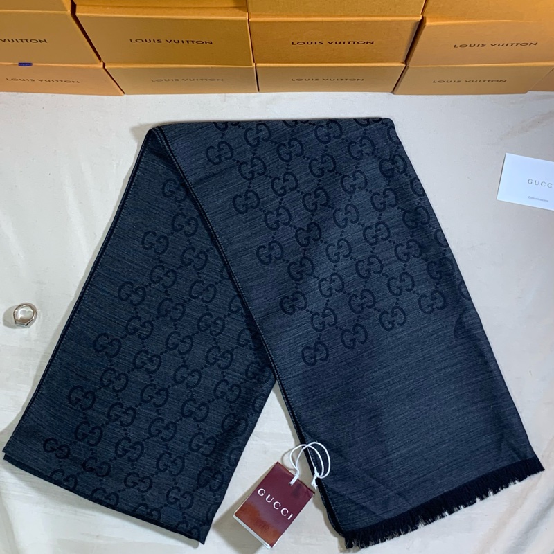 ‼️全台最甜 全新未用 Gucci 古馳 黑灰老花滿版雙色羊毛圍巾 披肩-5