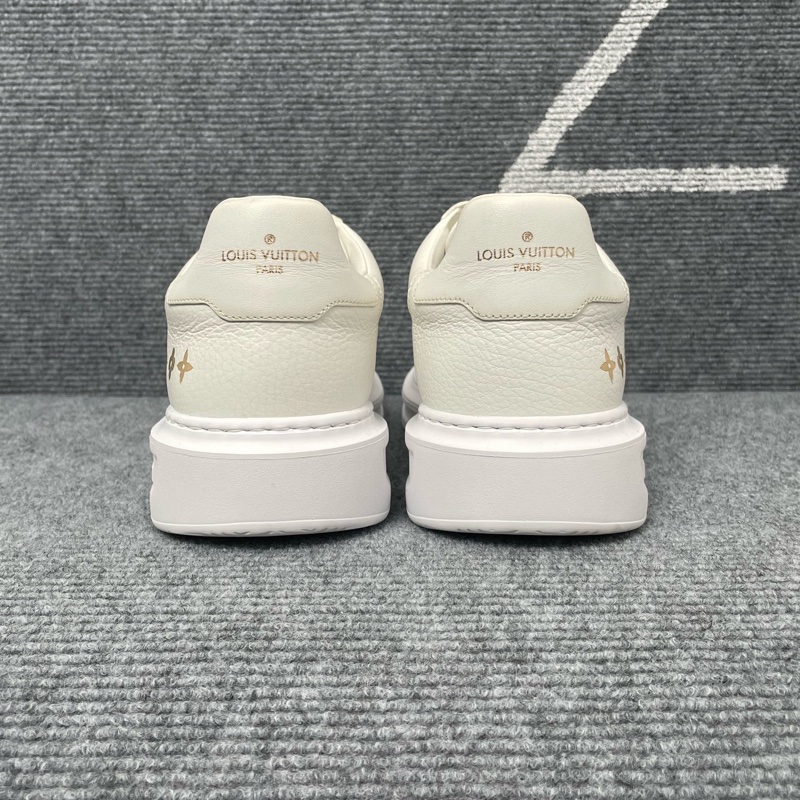 二手lv白色荔枝紋皮面松糕鞋40碼35729-2