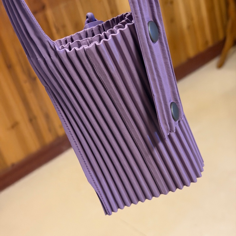 全新 ISSEY MIYAKE Homme Plisse 三宅一生手機包-1