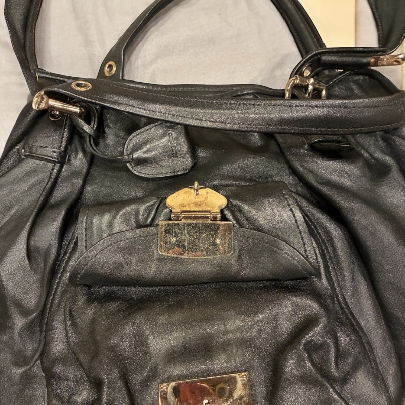 Miu Miu 經典皺褶Coffer包 | 義大利製 |LUX METAL|(黑色皮質/附長背帶/鎖匙/保卡/發票/美品-21