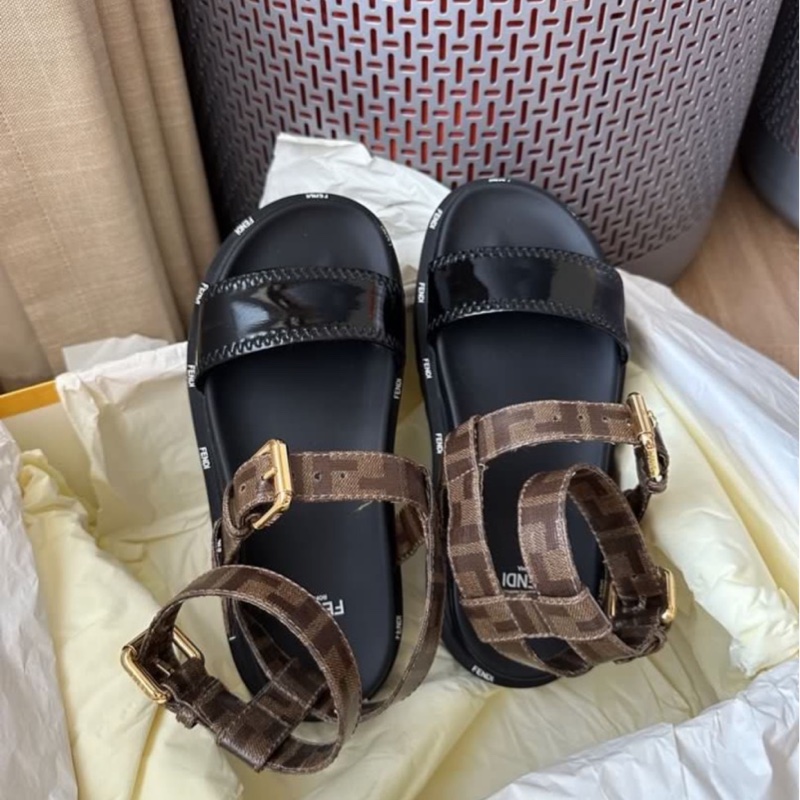 二手私物 Fendi 厚底涼鞋37碼-5