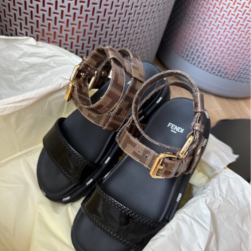二手私物 Fendi 厚底涼鞋37碼-8