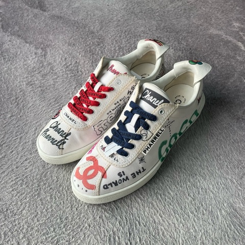 chanel塗鴉帆布鞋37.5碼無盒，成色充新穿兩次，鞋底刻字都在