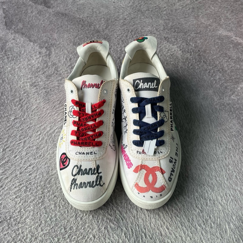chanel塗鴉帆布鞋37.5碼無盒，成色充新穿兩次，鞋底刻字都在-1