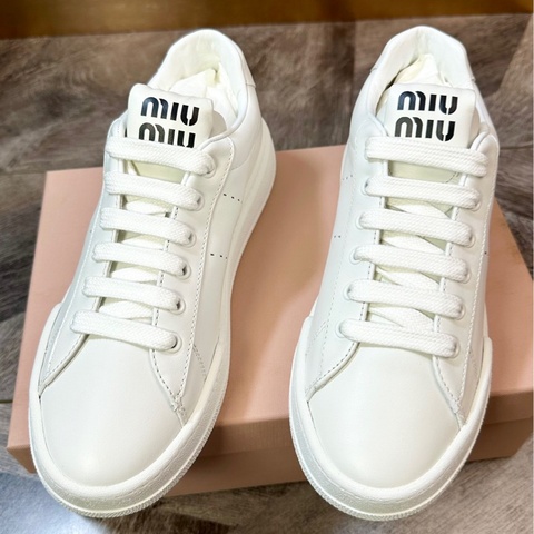全新 miumiu 繆繆 經典款黑色字母Logo 小白鞋 休閒鞋 板鞋 四季百搭 厚底显腿长 女款