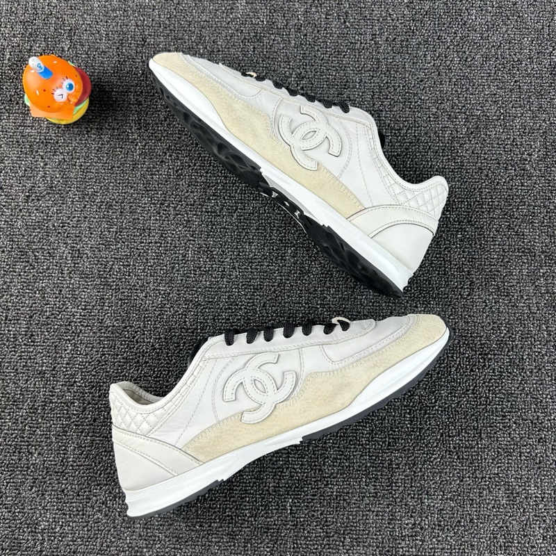 款式:Chanel香奈兒25P白色德訓鞋  尺碼:38.5 詳情:整體成色不錯 下地次數不多 白色拼-3