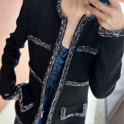 香奈兒Chanel 黑色毛呢大都會長袖外套  99新 38碼 具體尺碼見圖6 公價4w+。