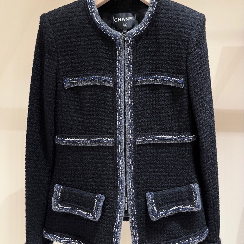 香奈兒Chanel 黑色毛呢大都會長袖外套  99新 38碼 具體尺碼見圖6 公價4w+。-1