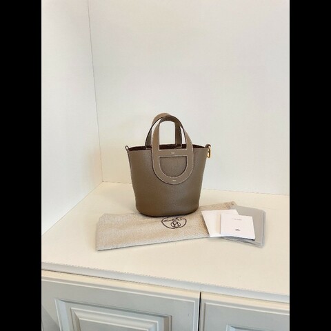 Hermes in the loop 18 
大象灰
金扣猪鼻子菜篮子