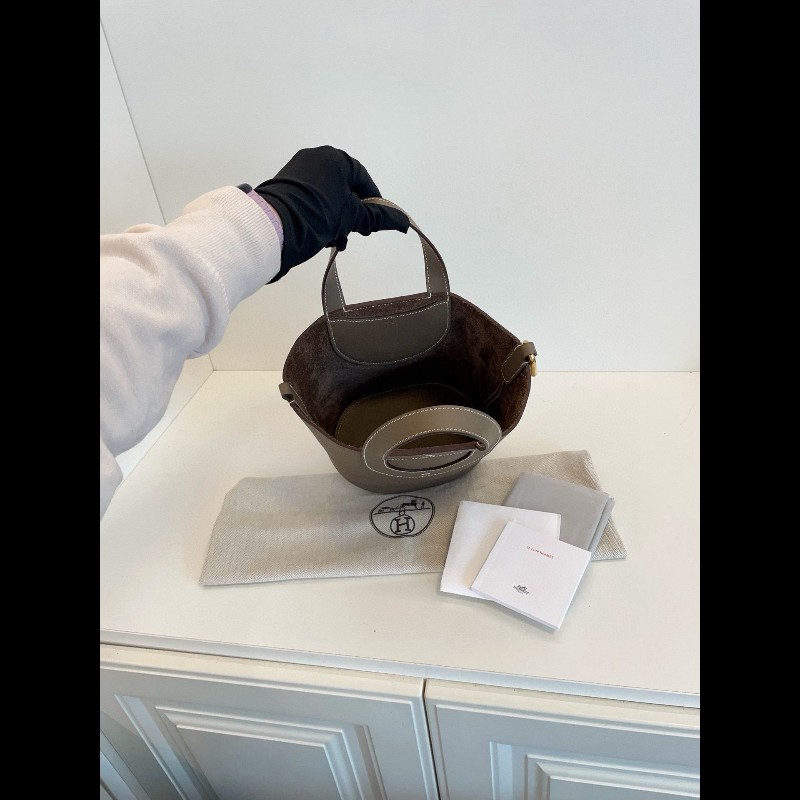 Hermes in the loop 18 
大象灰
金扣猪鼻子菜篮子-4