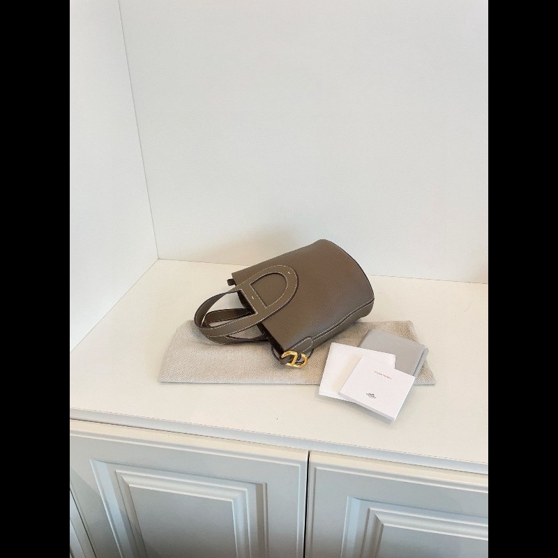 Hermes in the loop 18 
大象灰
金扣猪鼻子菜篮子-5