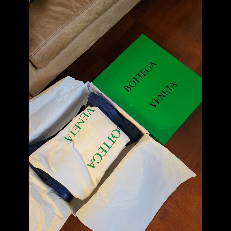 【未使用】Bottega Veneta BV 皮革女靴 37碼 黑藍色-6